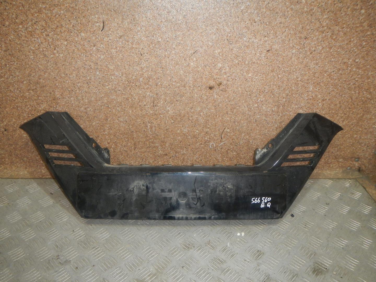 Накладка переднего бампера