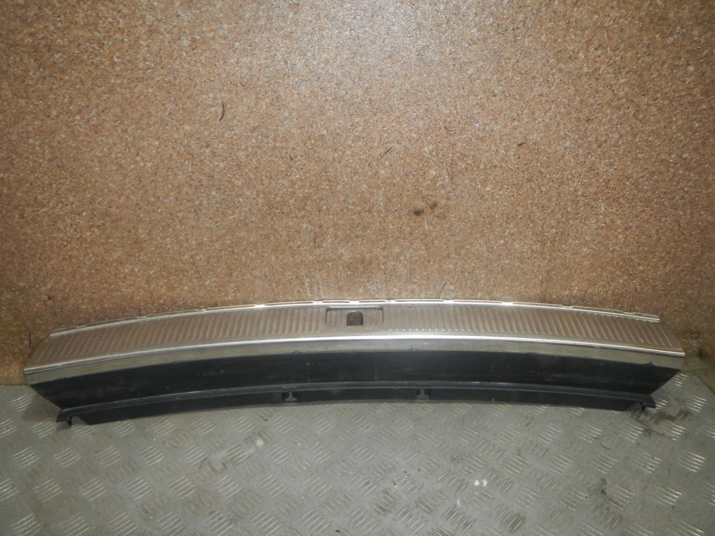 Обшивка багажника