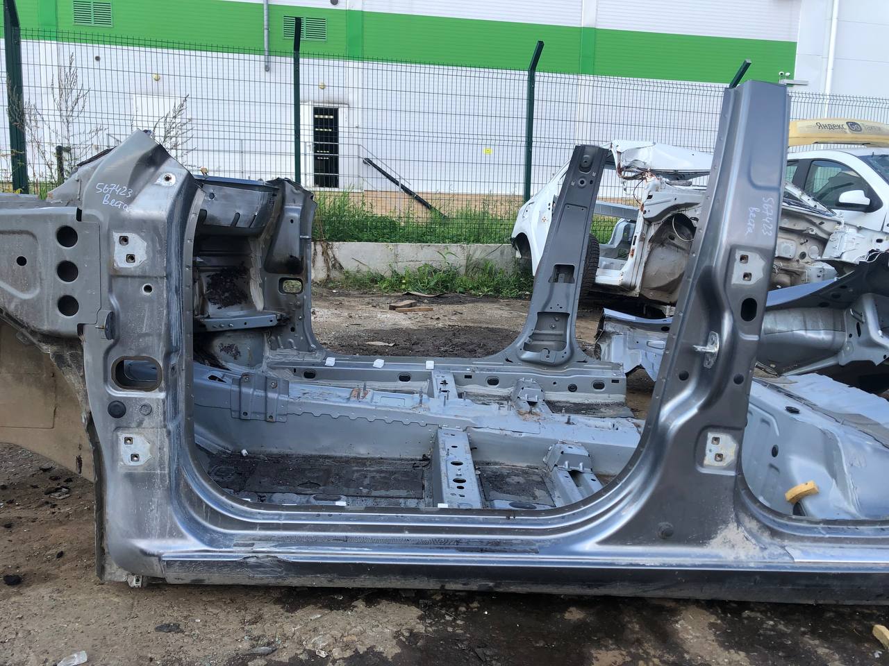 Порог со стойкой левый