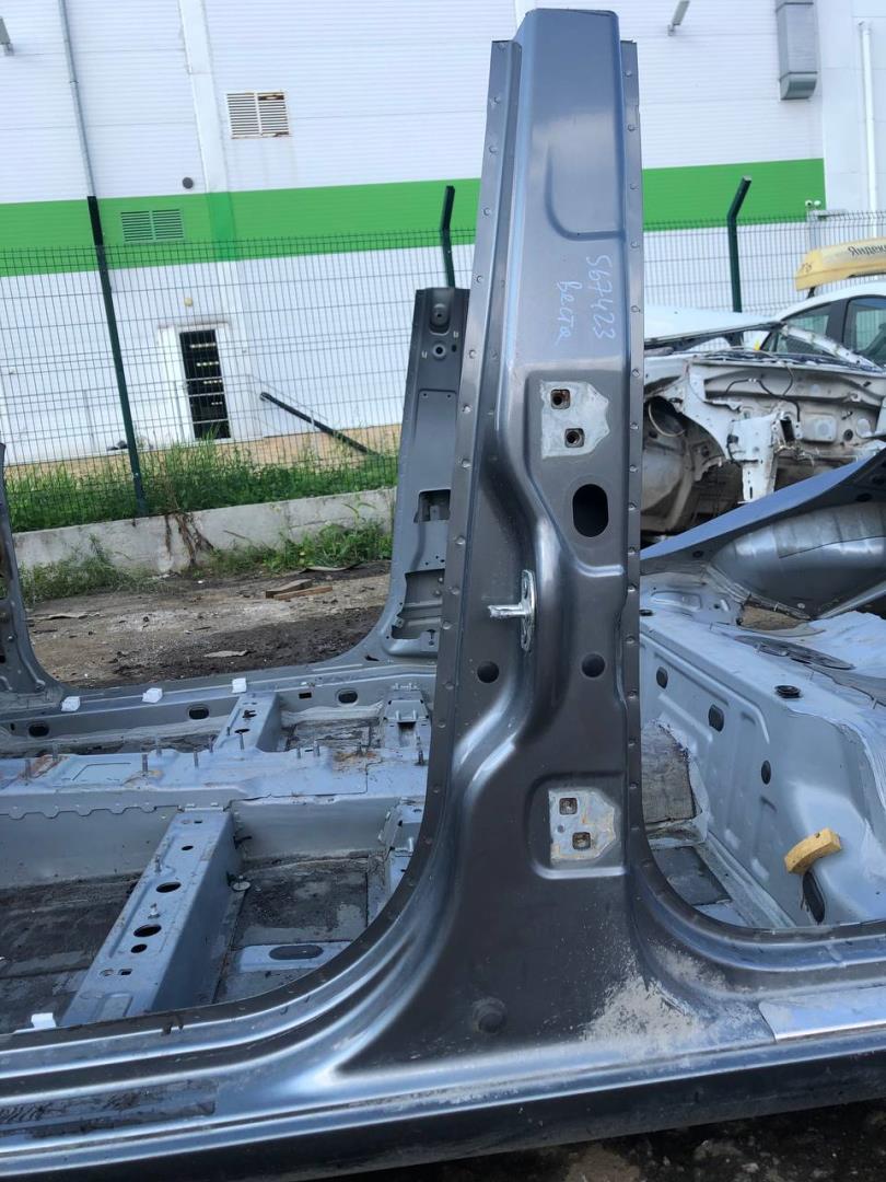 Порог со стойкой левый