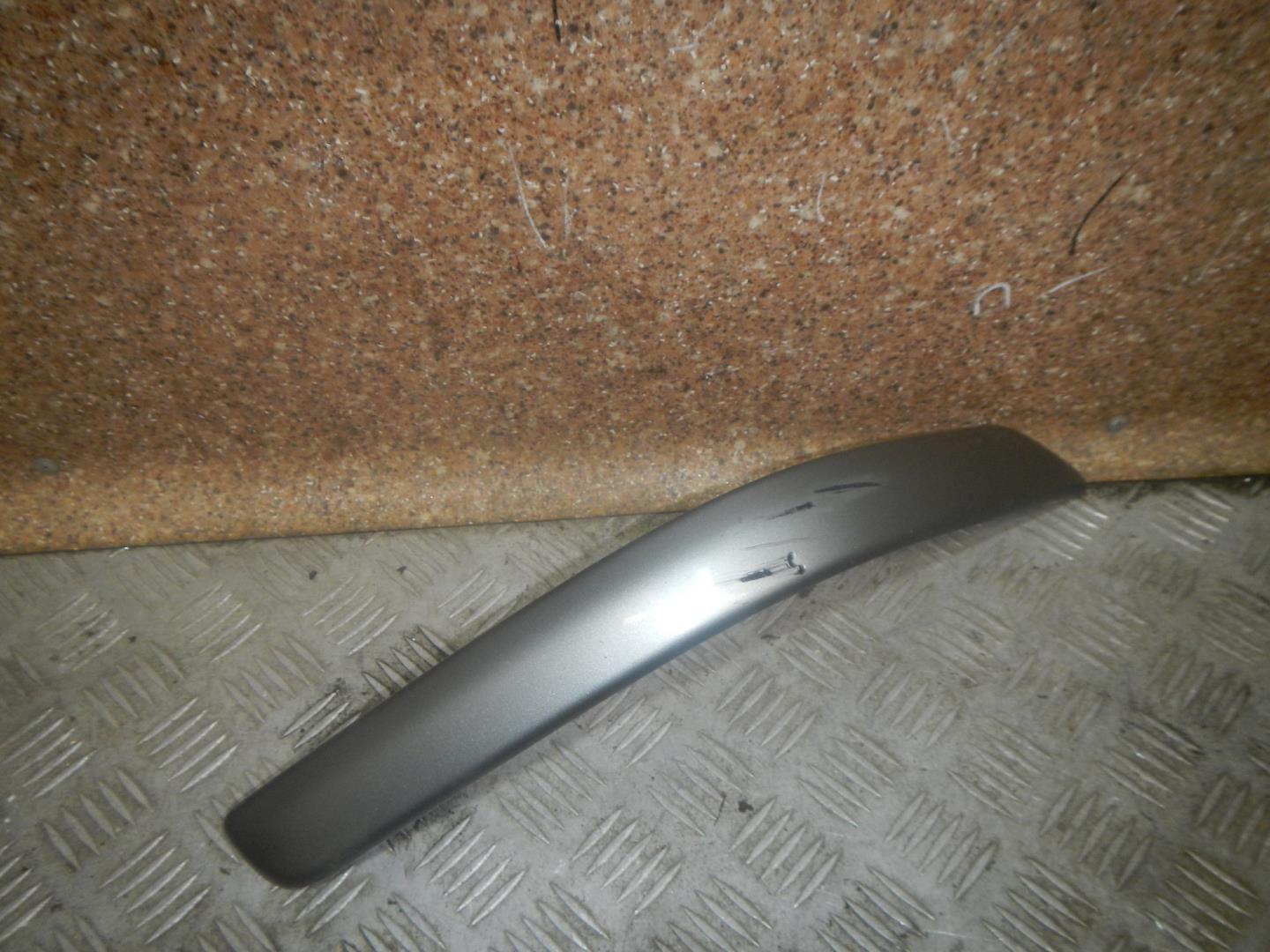 Молдинг заднего бампера