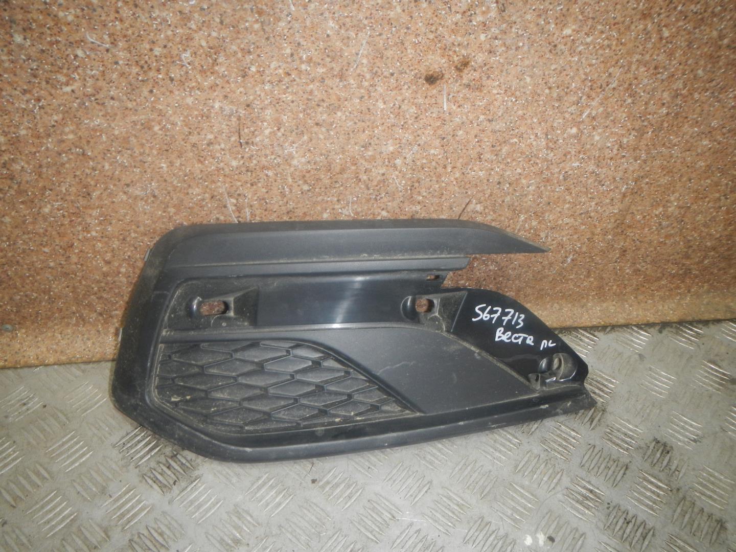 Решетка в бампер левая