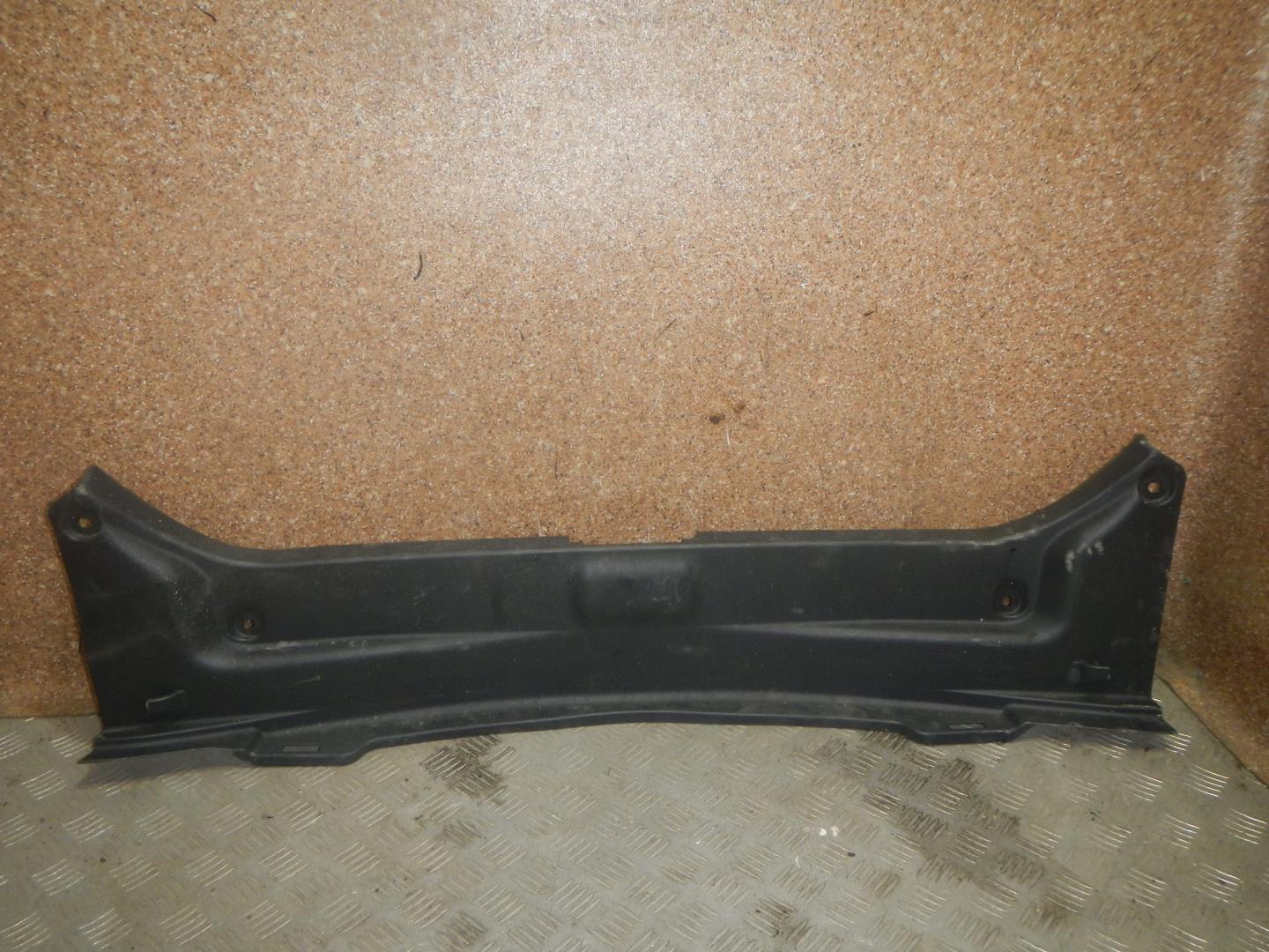 Обшивка багажника