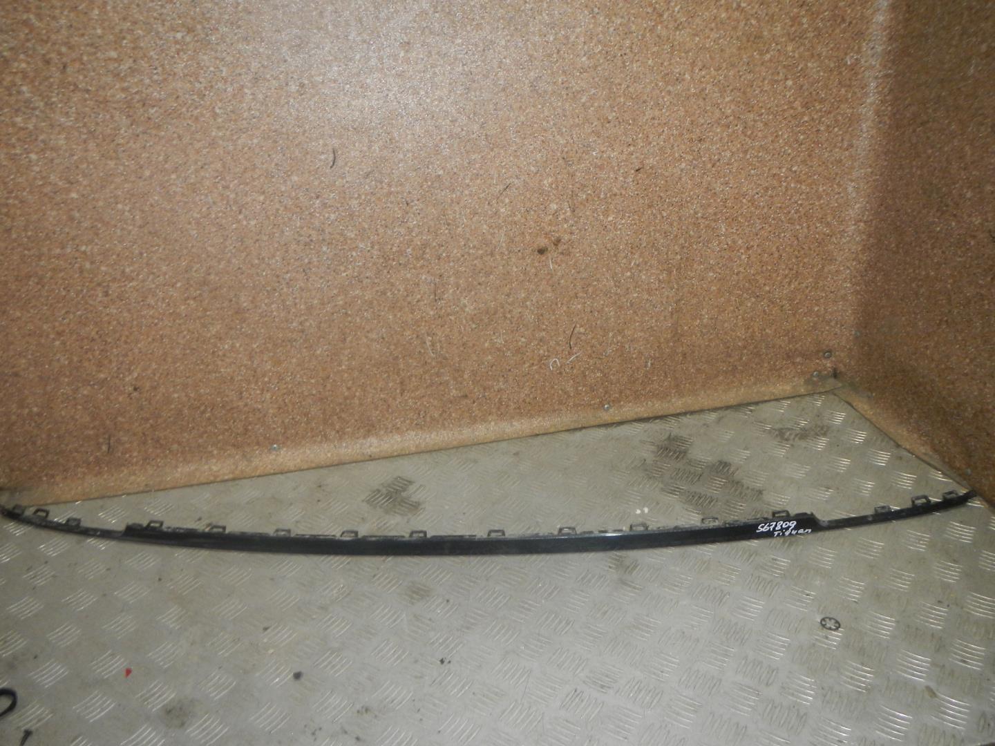 Молдинг заднего бампера