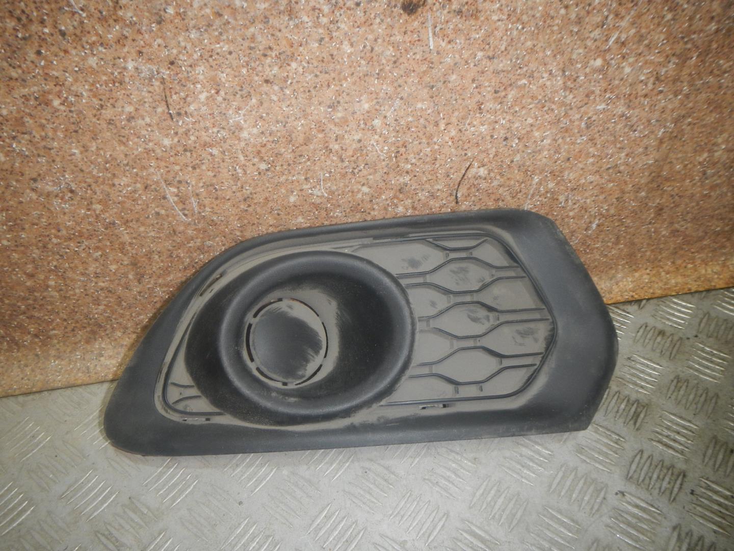 Решетка в бампер правая