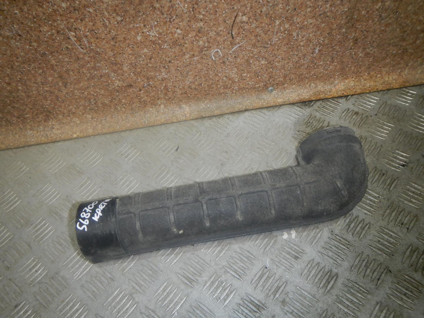 Патрубок воздушного фильтра