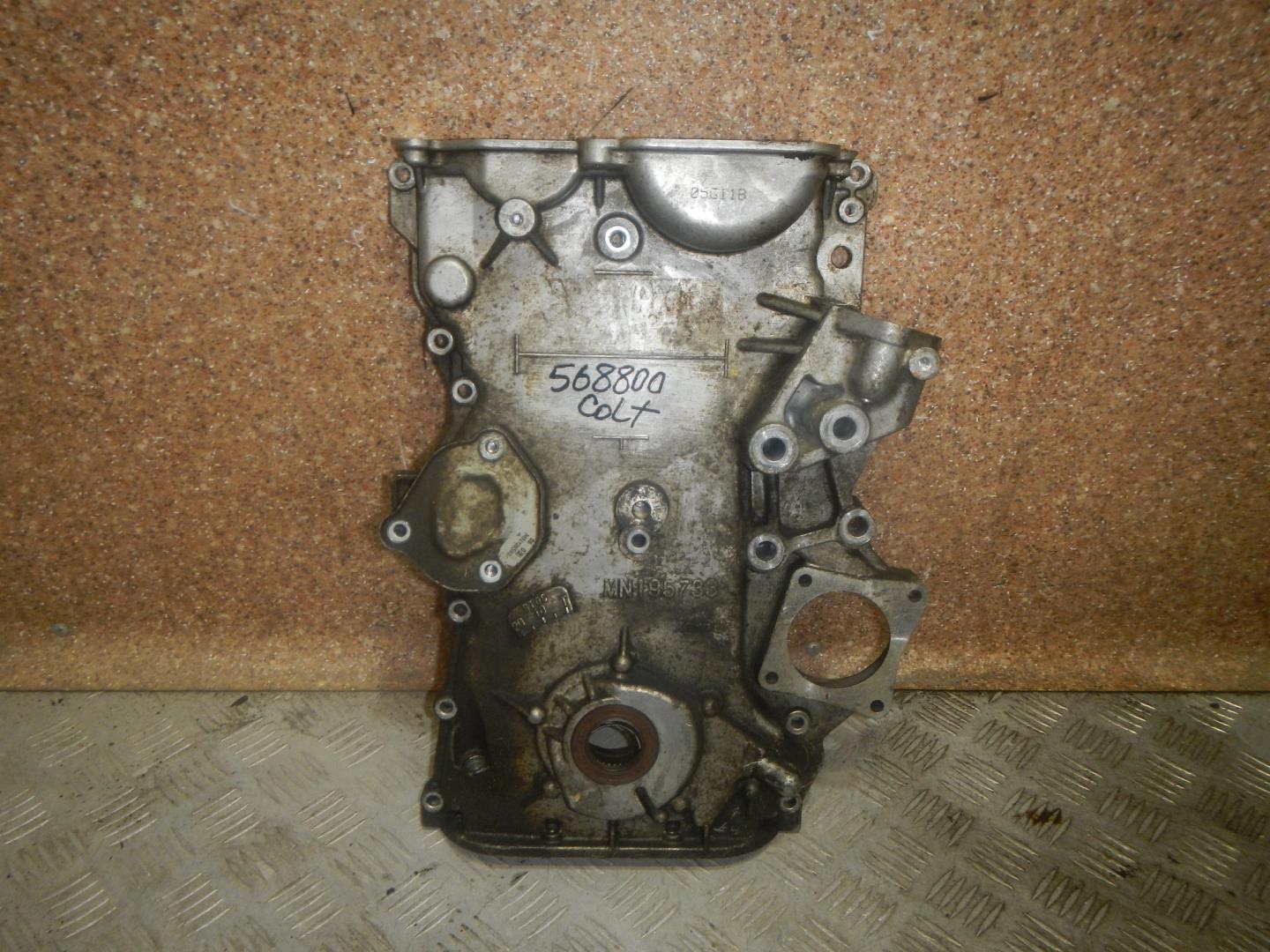 Крышка двигателя передняя