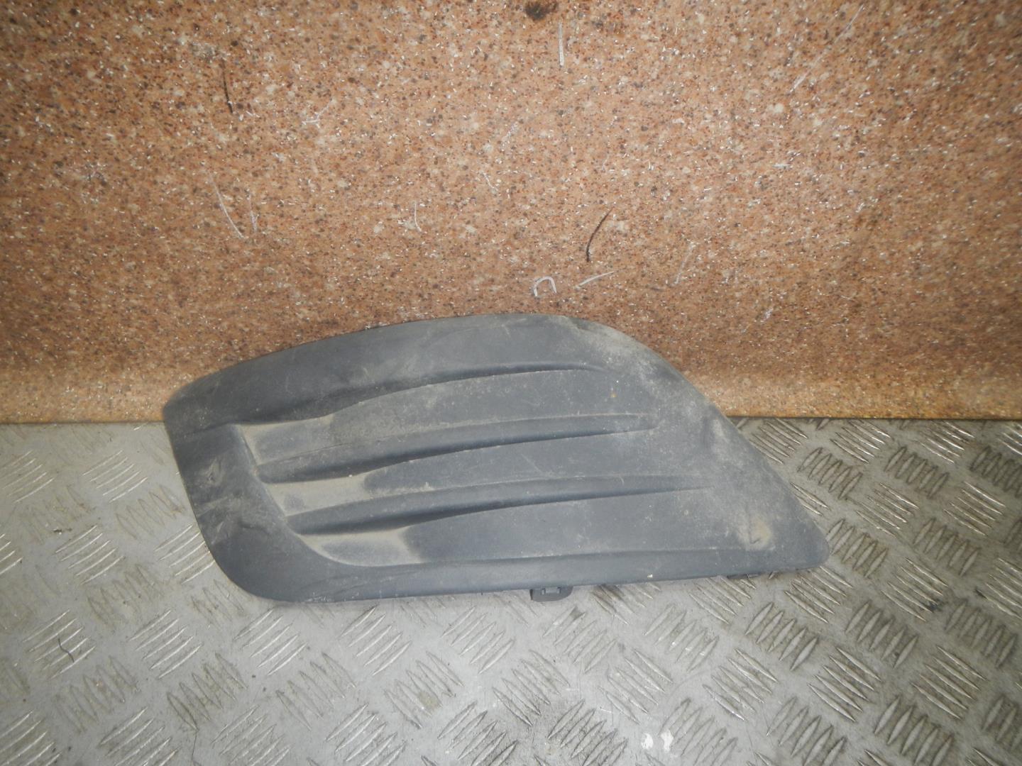 Решетка в бампер правая