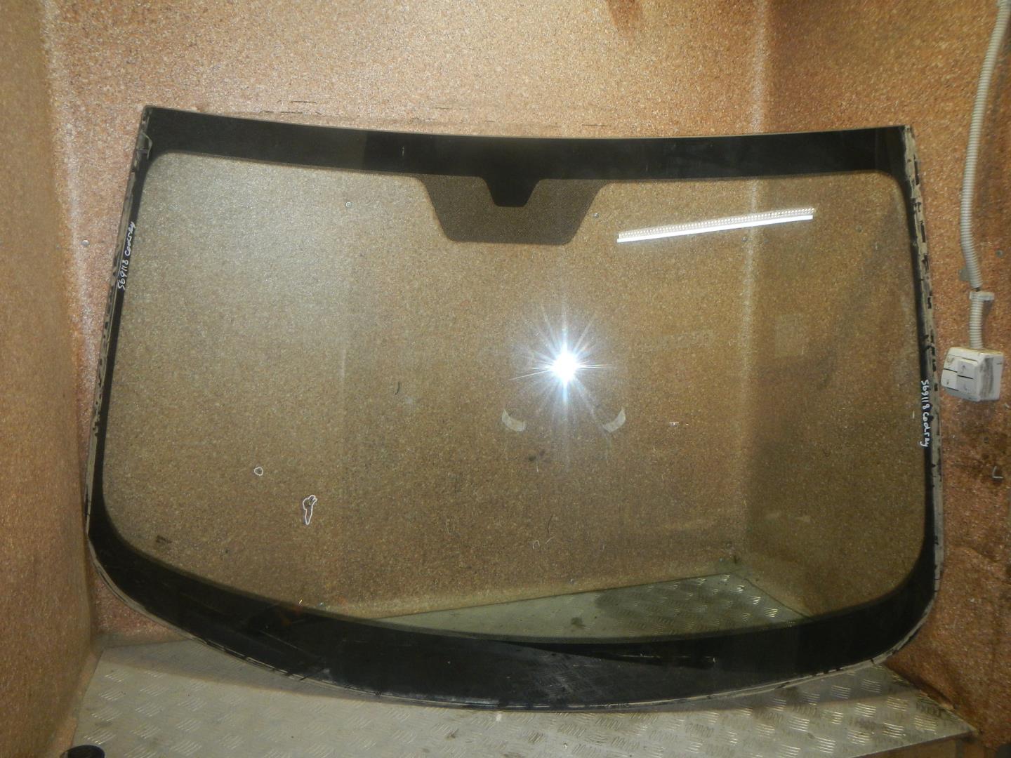 Стекло лобовое (ветровое)