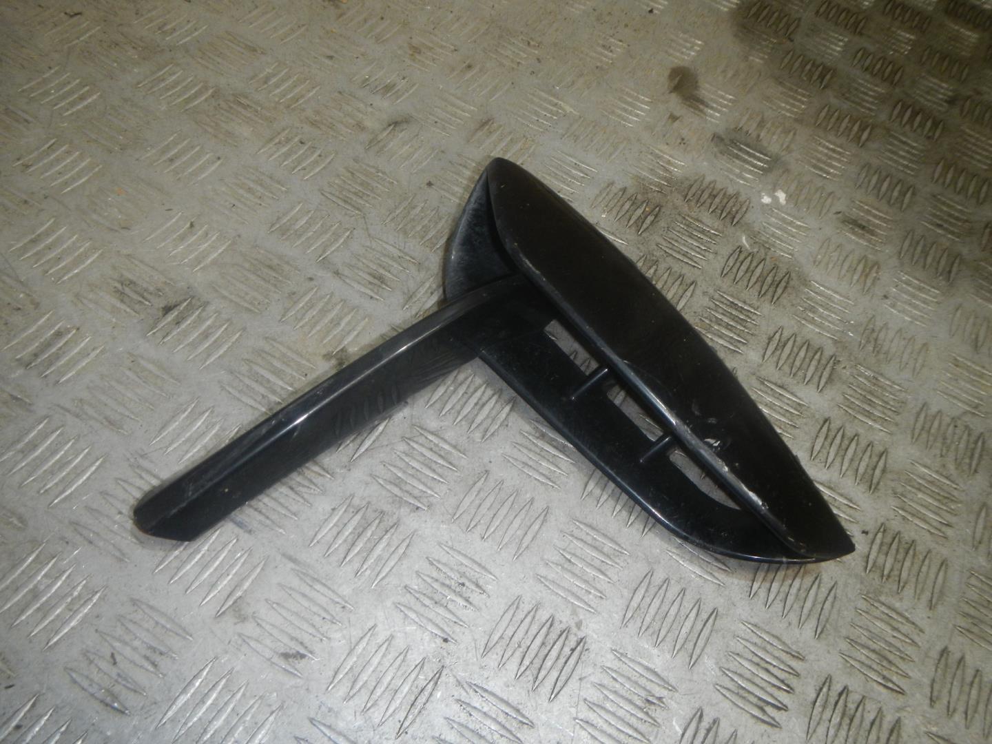 Решетка в бампер правая