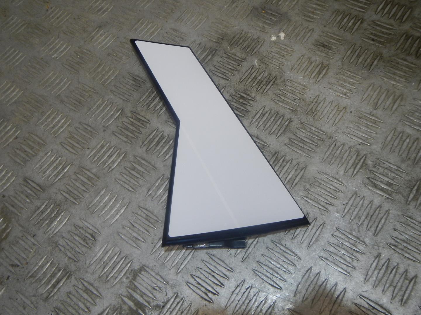 Накладка двери задней левой