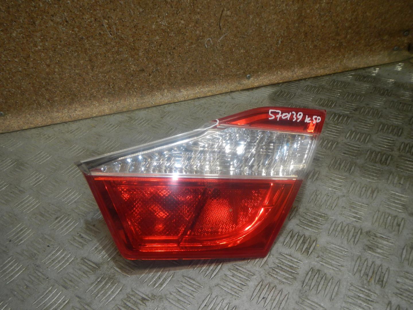 Фонарь задний внутренний правый