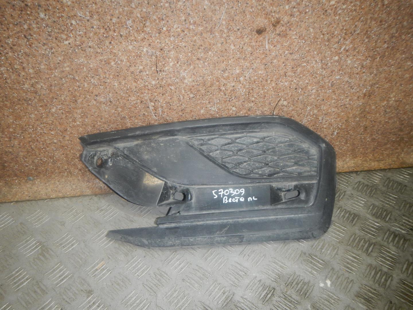 Решетка в бампер левая