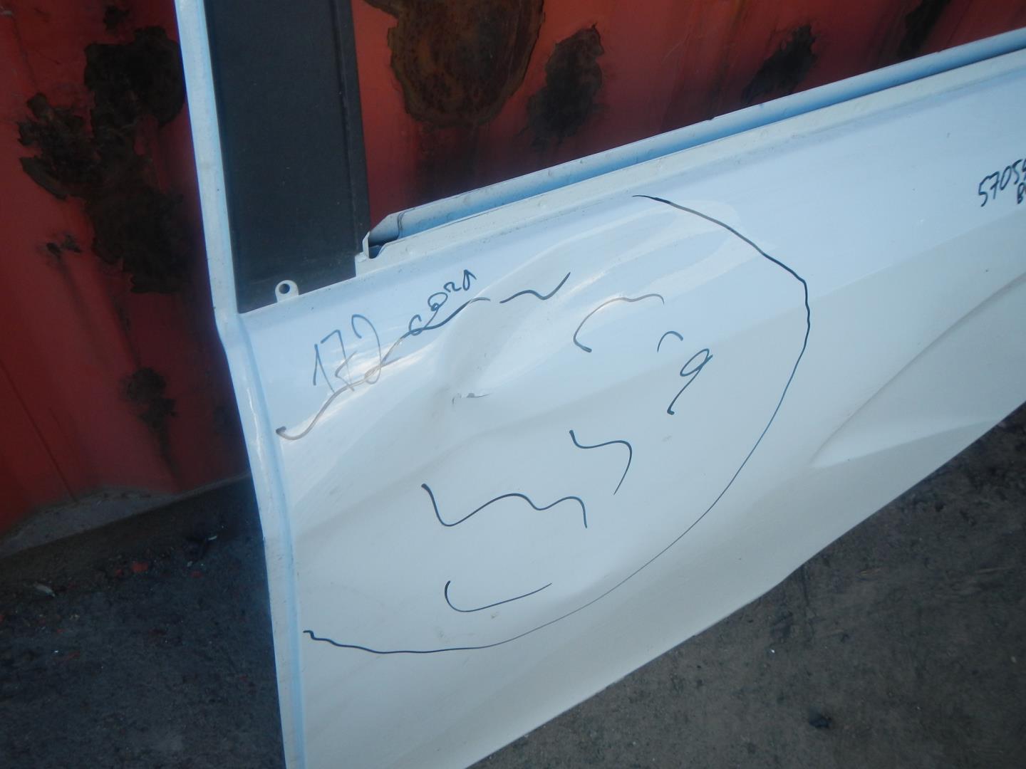 Дверь задняя левая