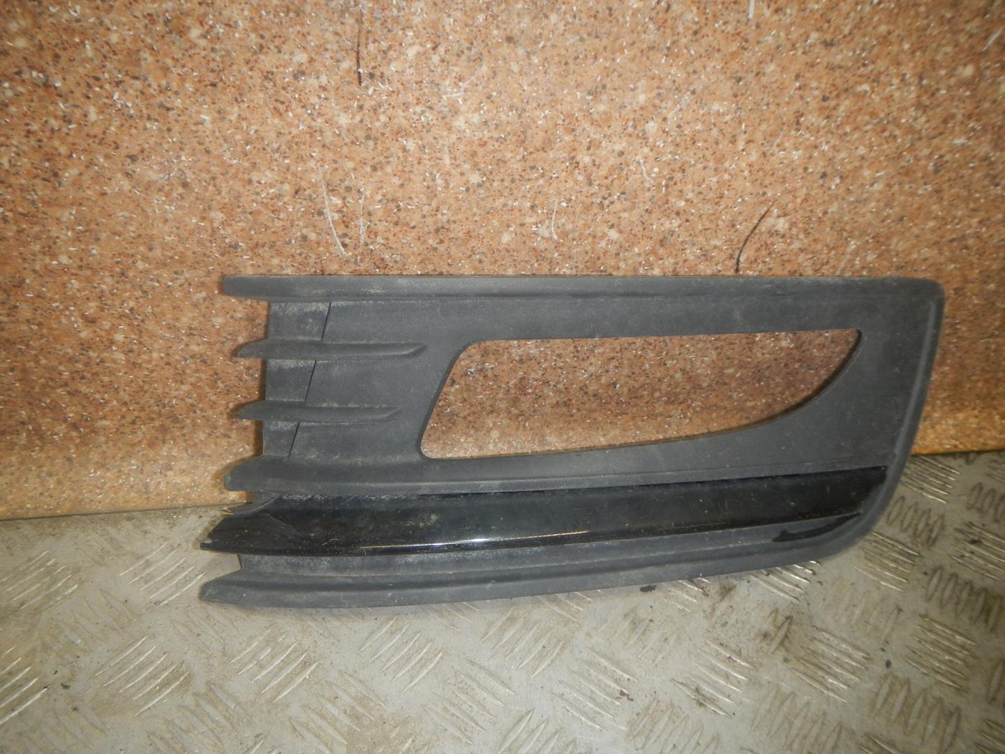 Решетка в бампер левая