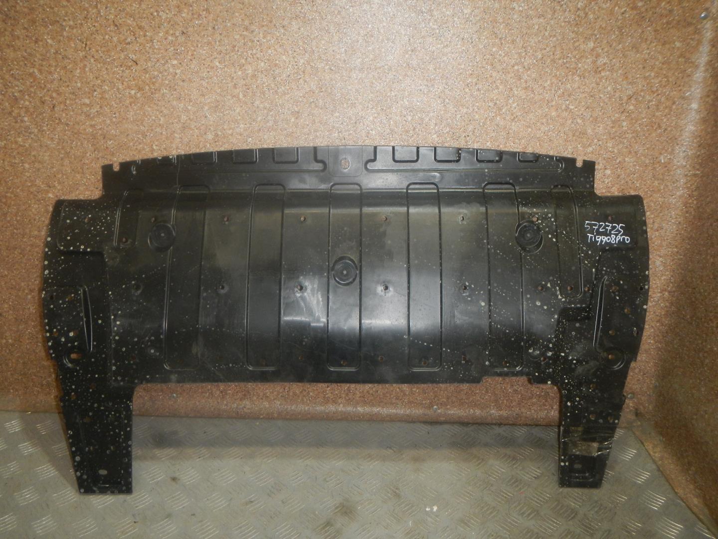 Пыльник двигателя