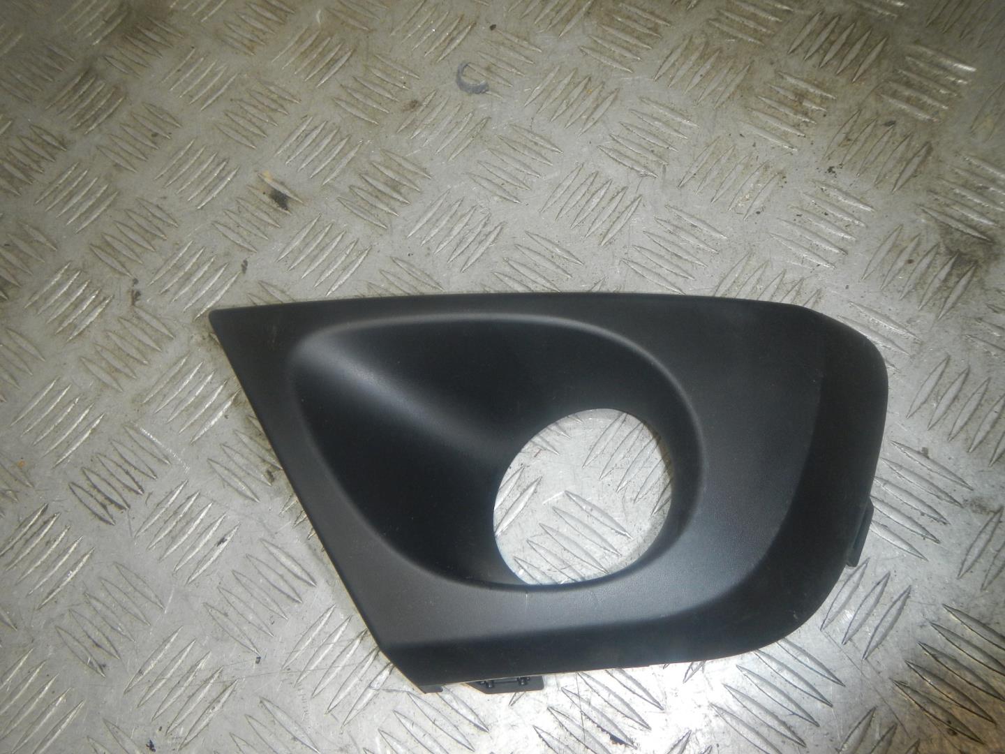 Решетка в бампер левая