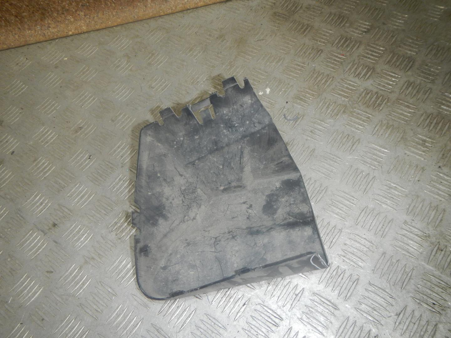 Воздуховод радиатора правый