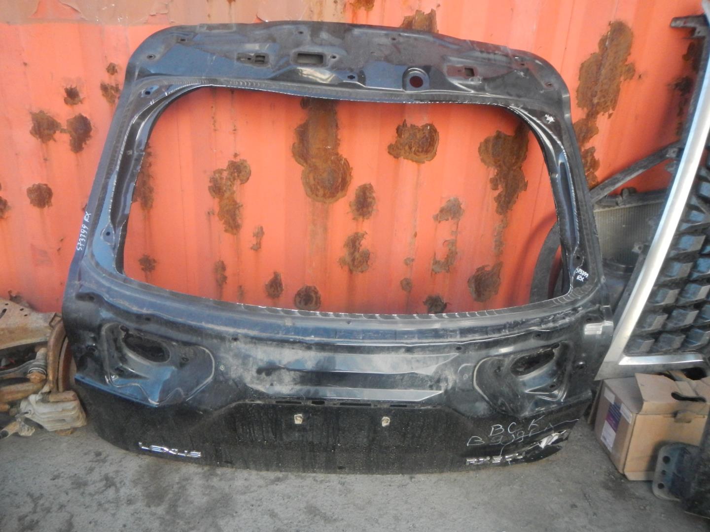 Дверь багажника