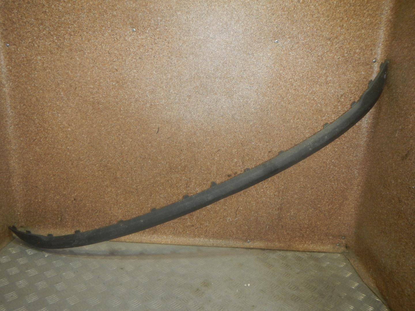 Молдинг заднего бампера