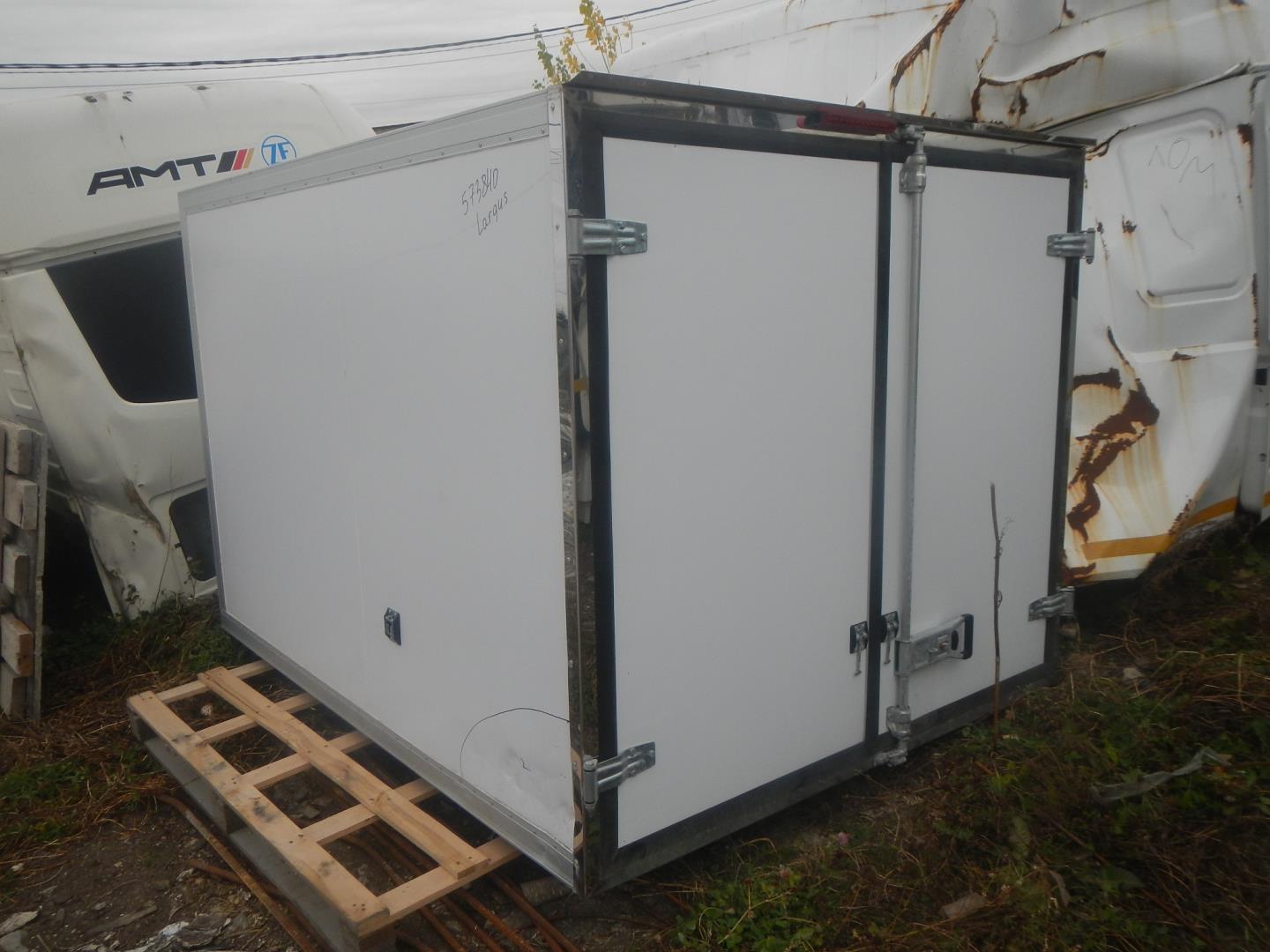 Кузовной элемент