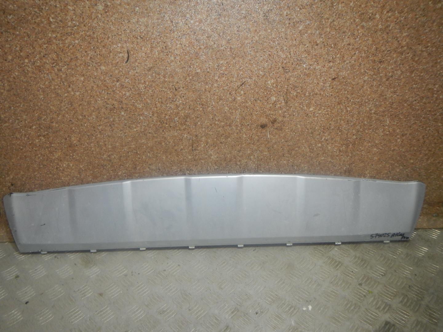 Накладка переднего бампера