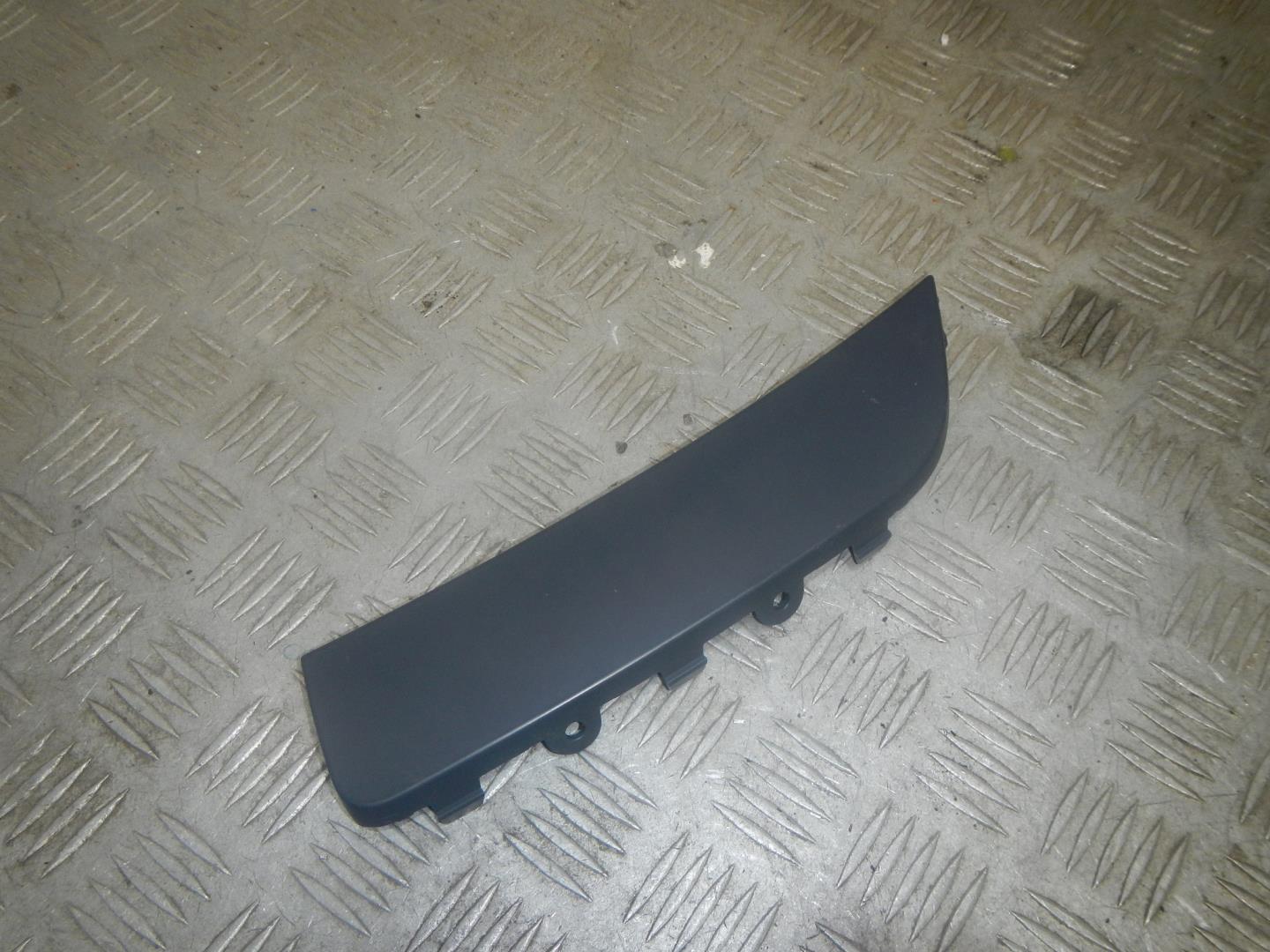 Накладка переднего бампера правая