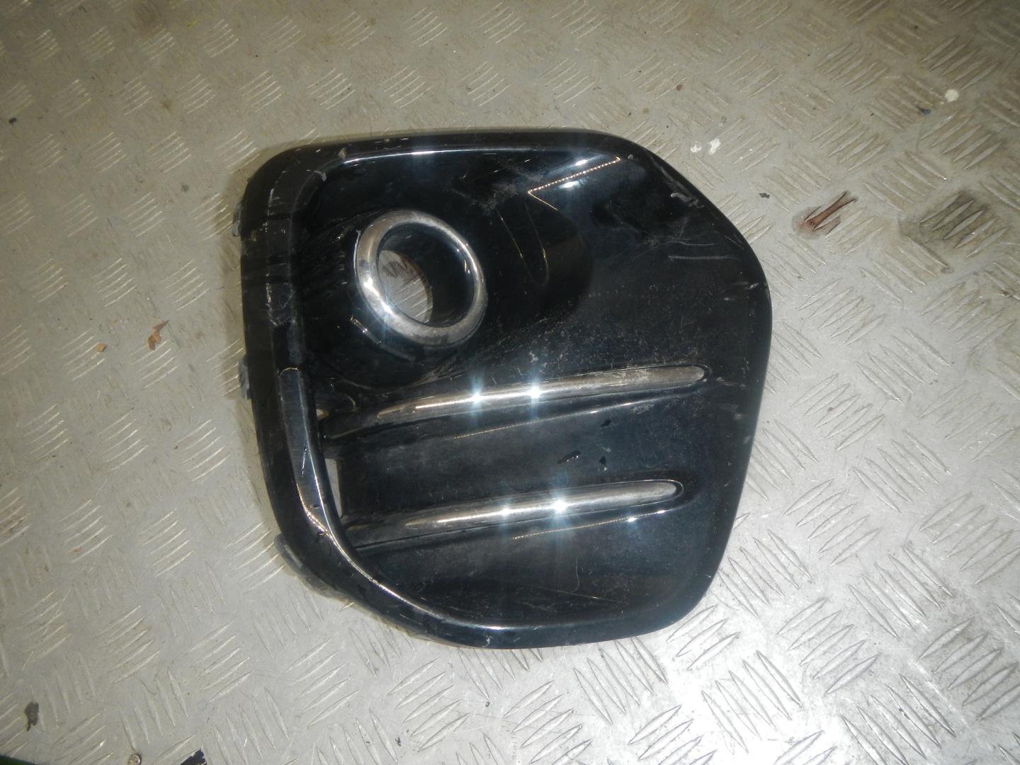 Решетка в бампер правая