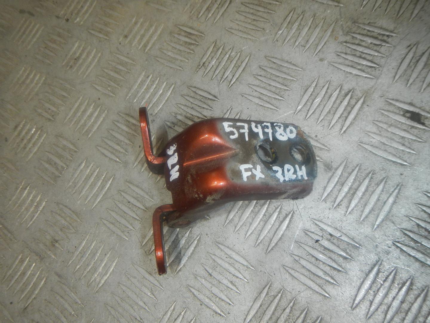 Петля двери задней правой нижняя