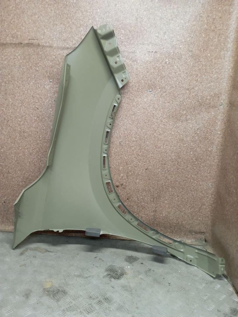 Крыло переднее левое