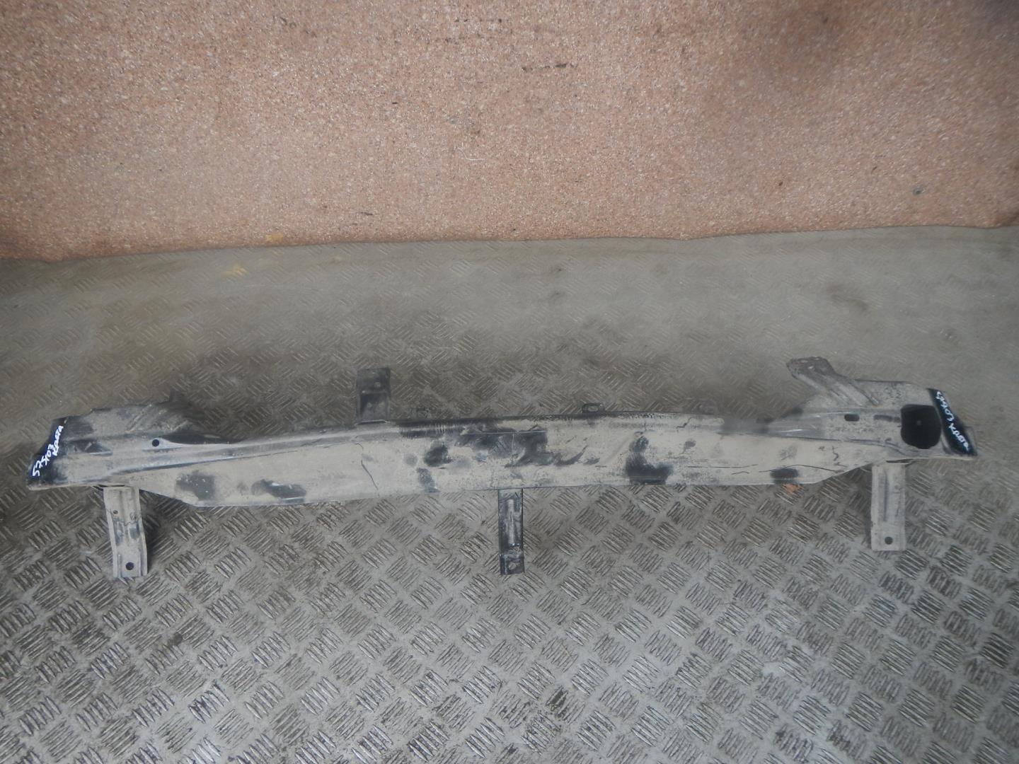 Усилитель заднего бампера