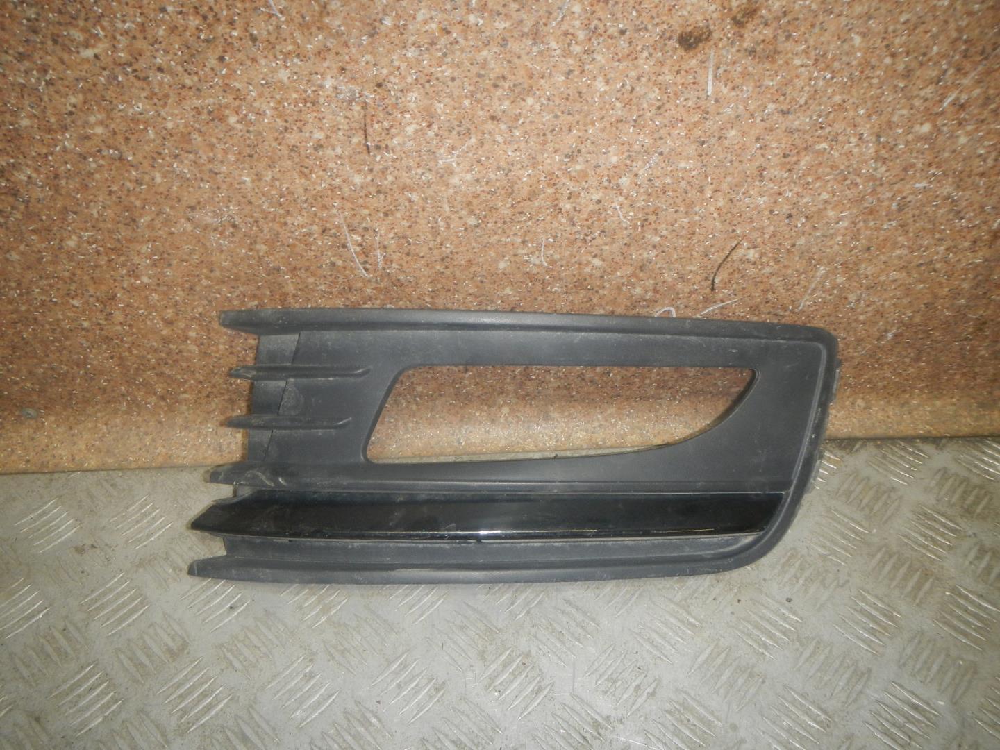 Решетка в бампер левая