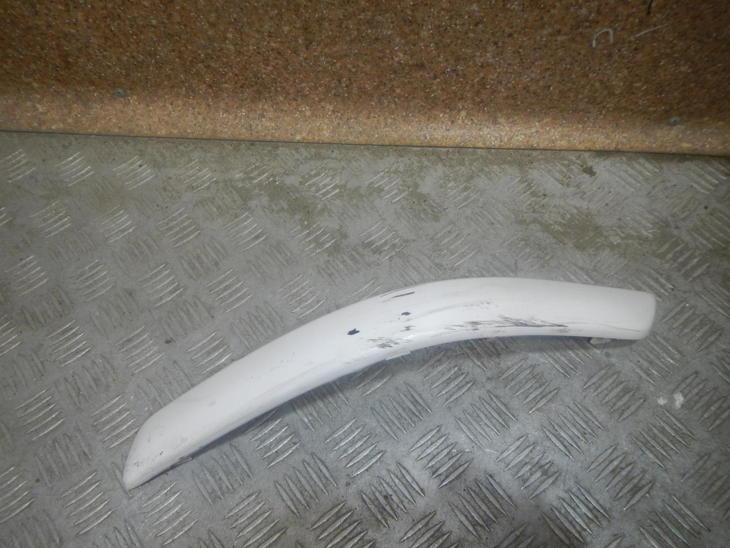 Молдинг переднего бампера правый