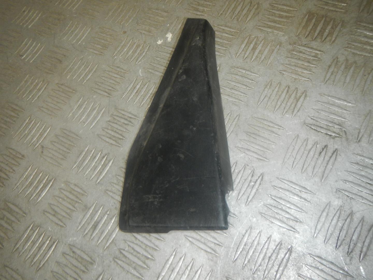 Накладка двери задней левой