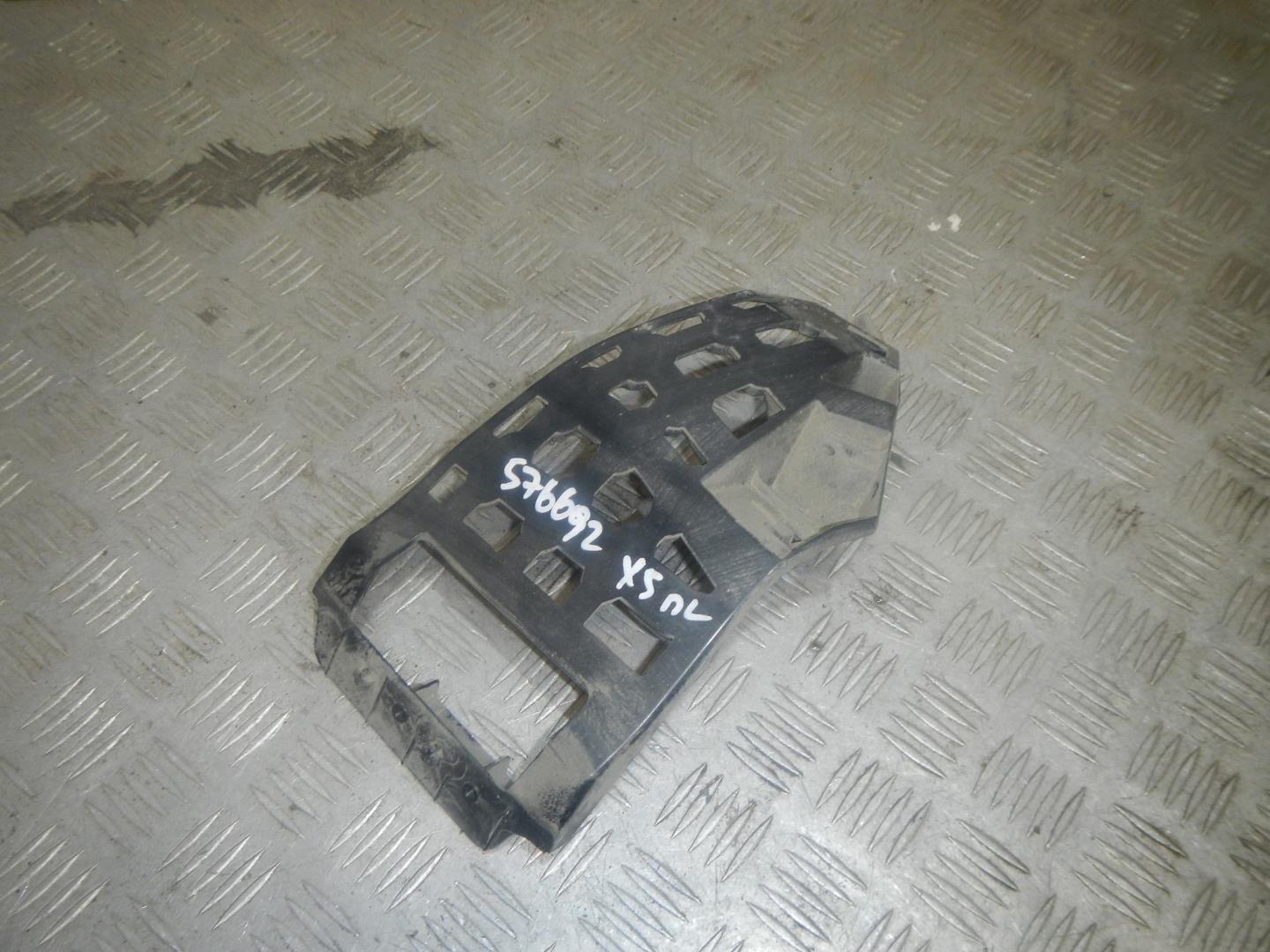 Кронштейн переднего бампера левый