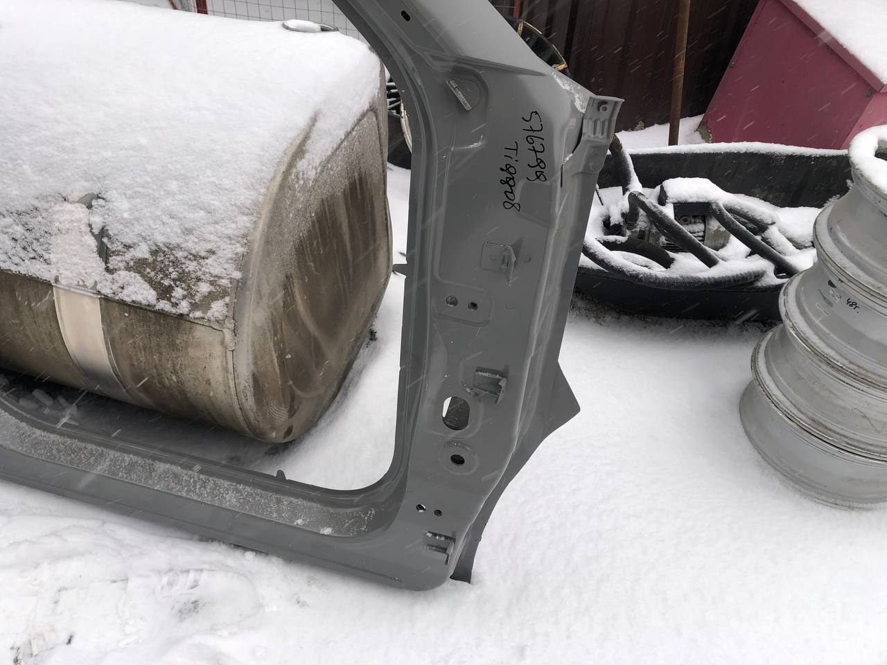 Кузовной элемент