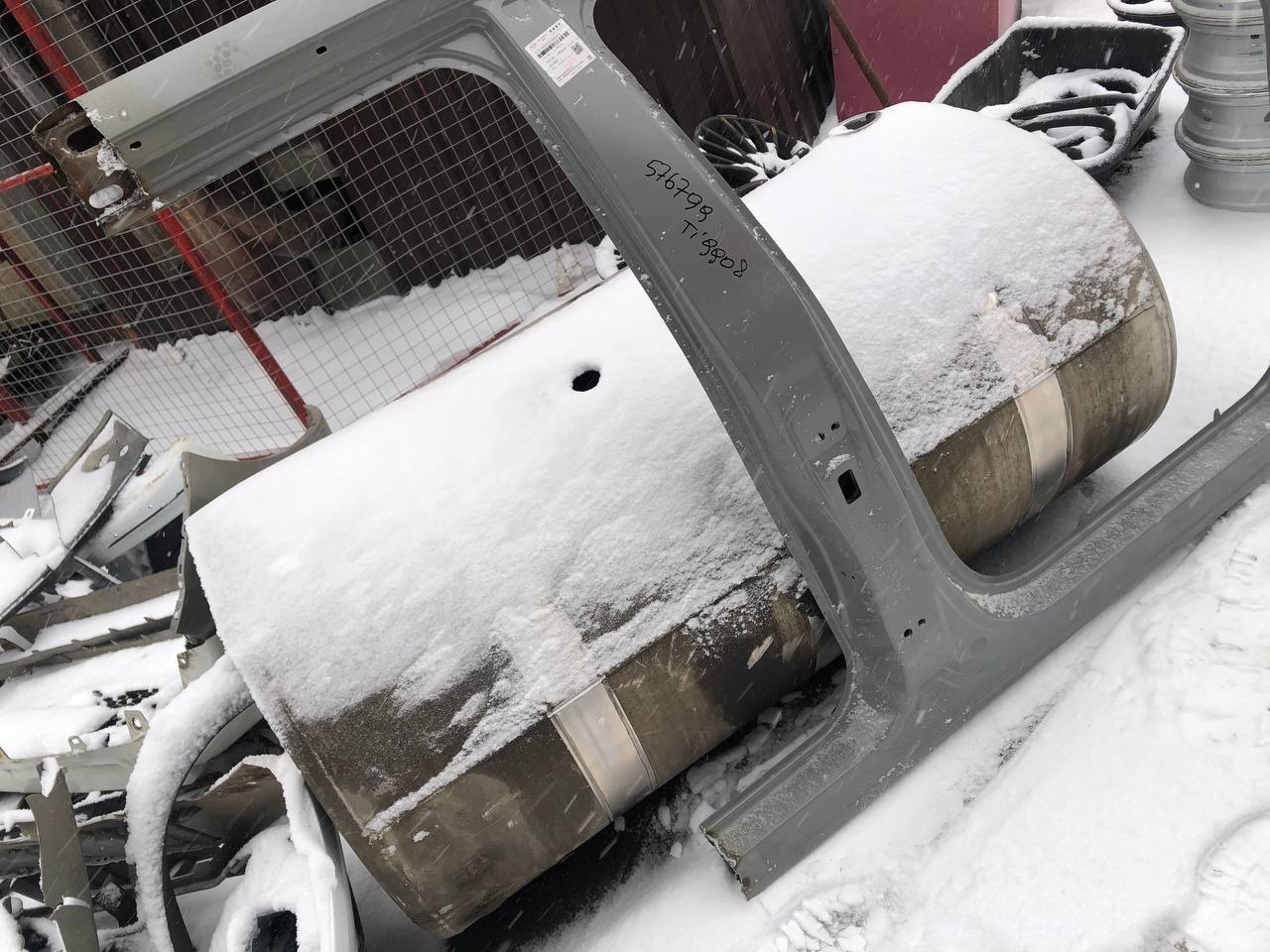 Кузовной элемент