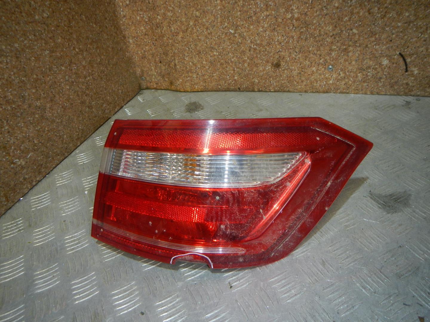 Фонарь задний правый