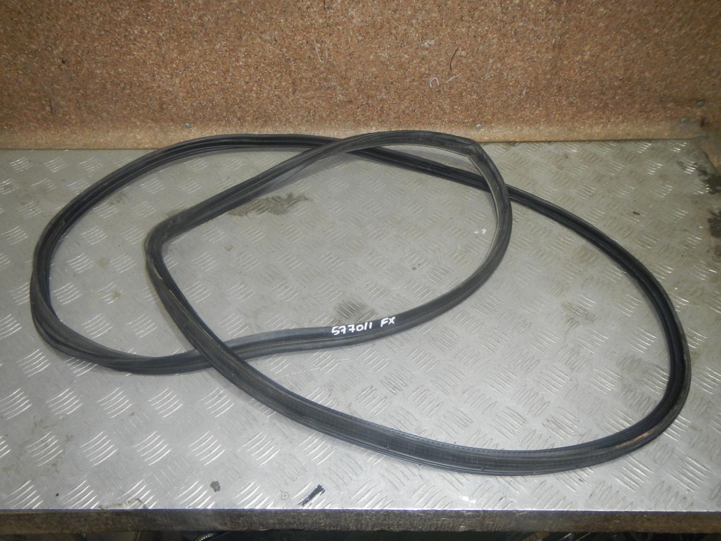 Уплотнитель багажника