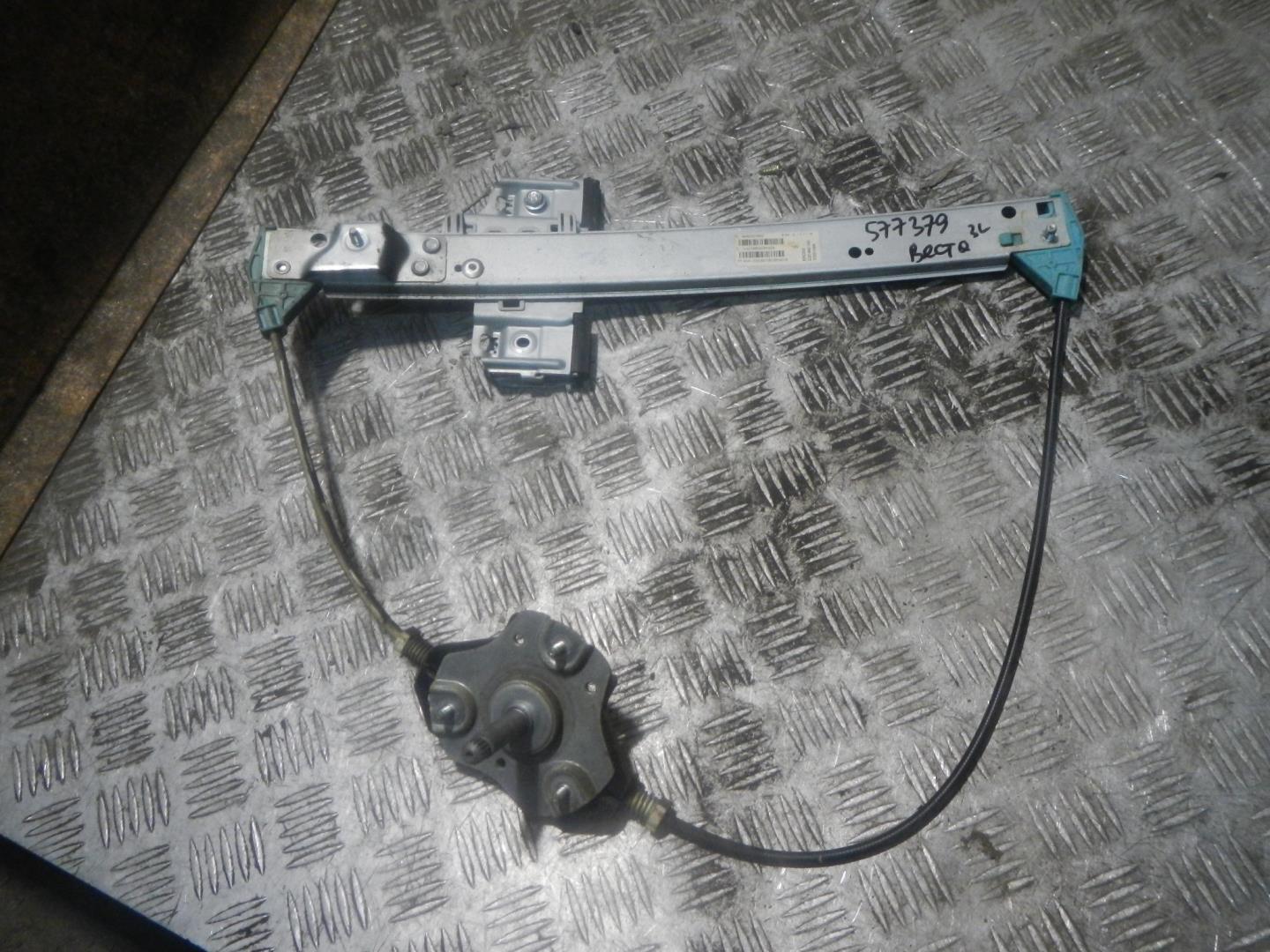 Стеклоподъемник механ. задний левый