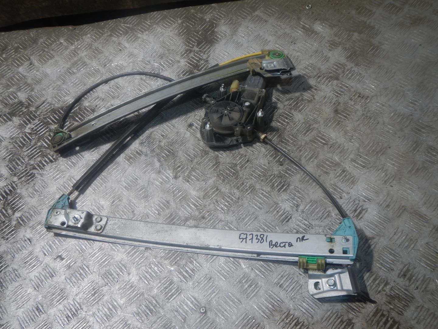 Стеклоподъемник электр. передний правый