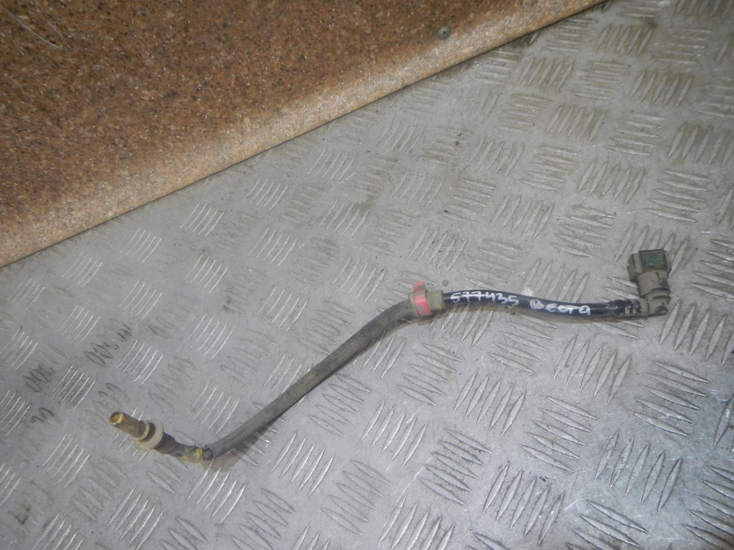 Трубка топливная