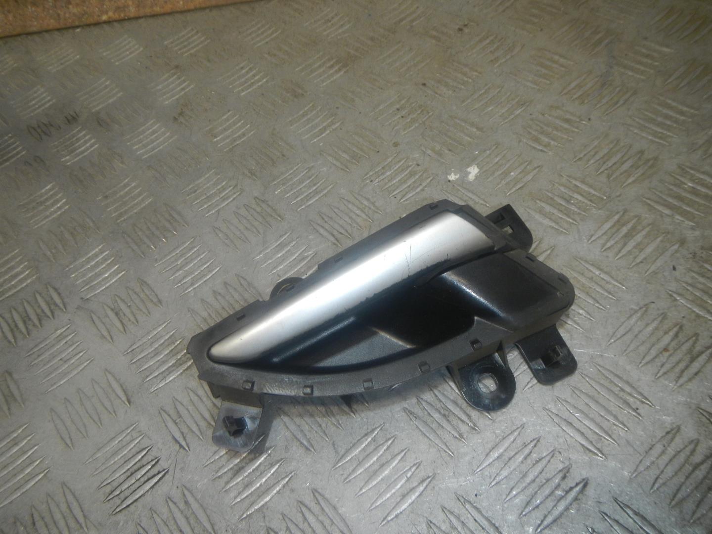 Ручка двери внутренняя левая