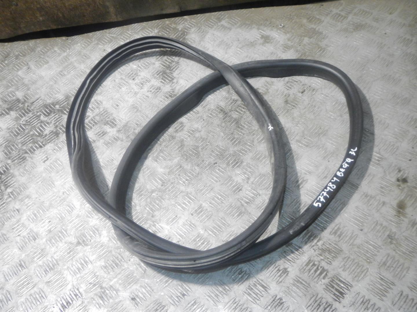 Уплотнитель двери