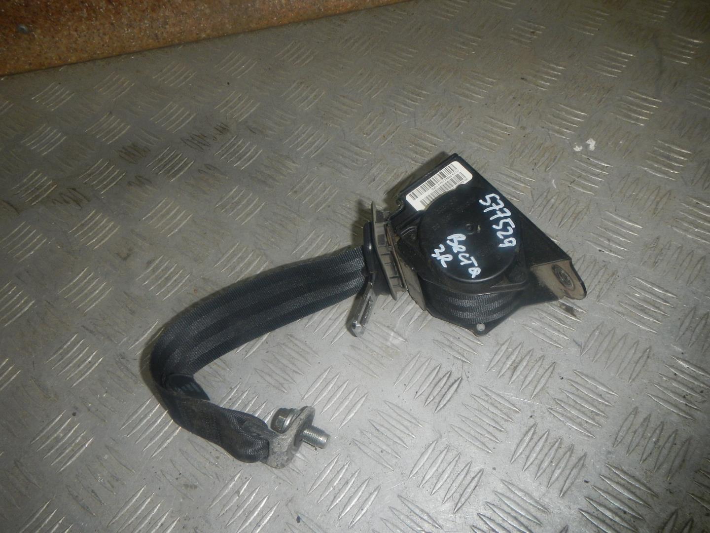 Ремень безопасности