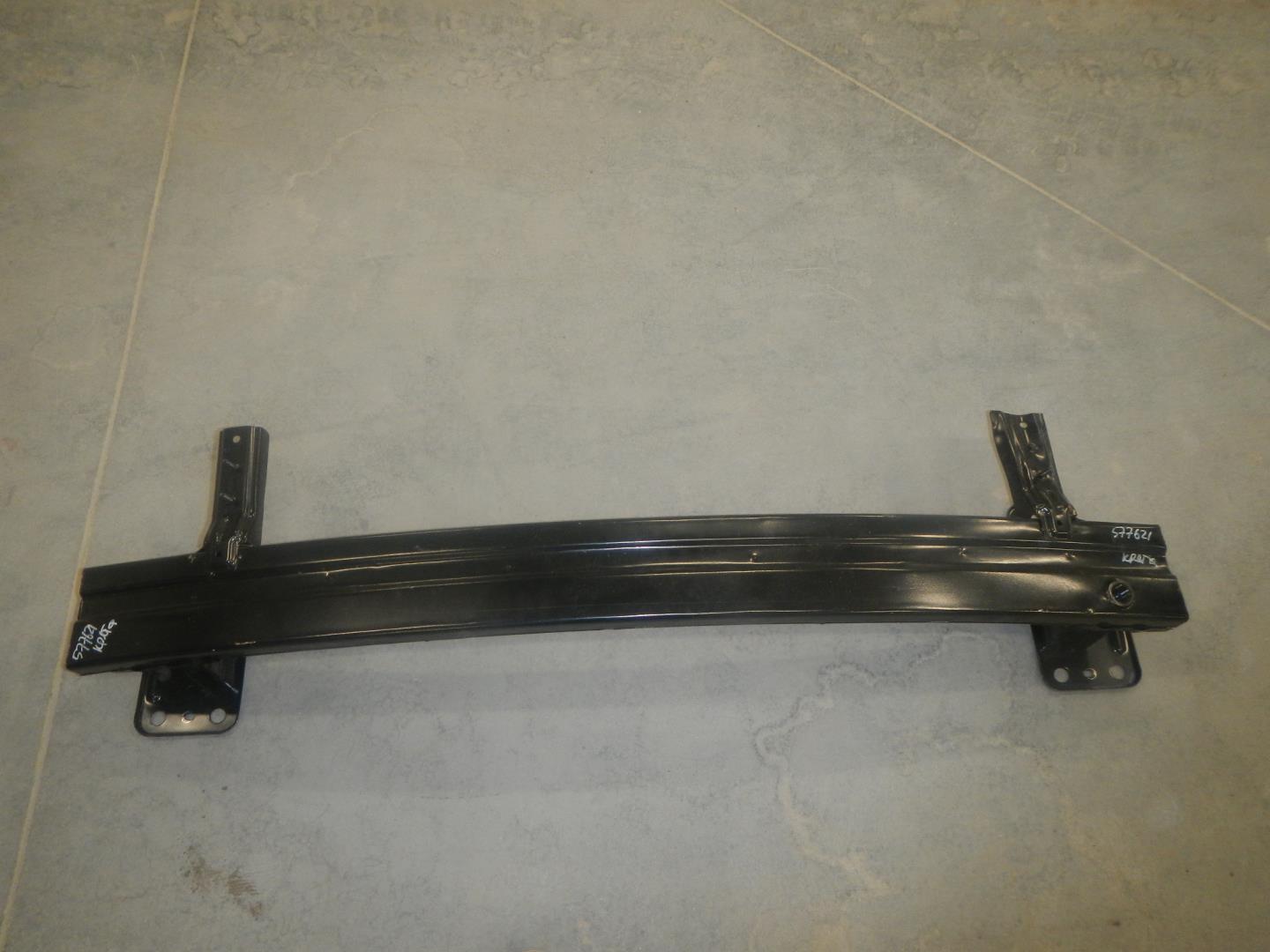 Усилитель переднего бампера