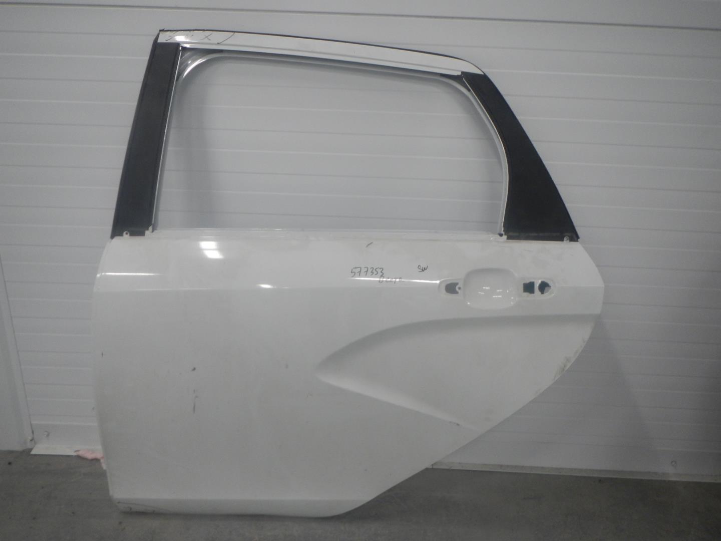 Дверь задняя левая
