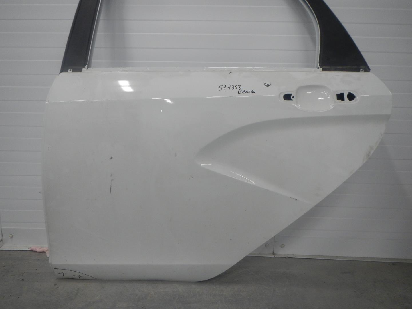 Дверь задняя левая