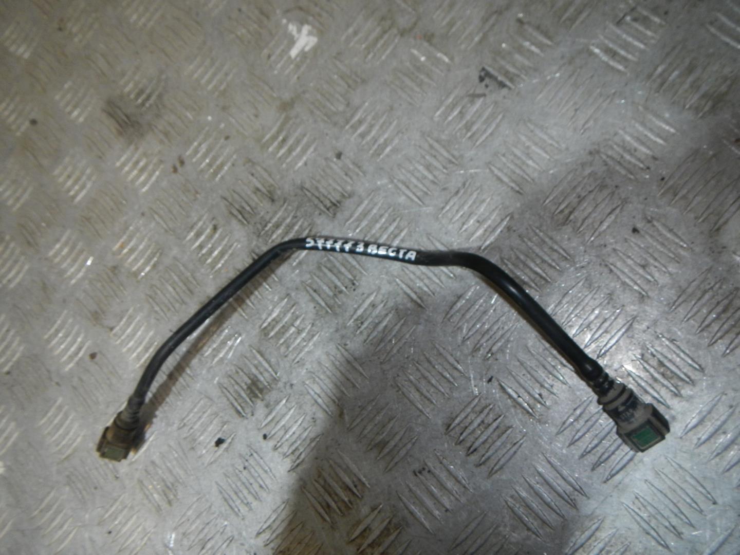 Трубка топливная