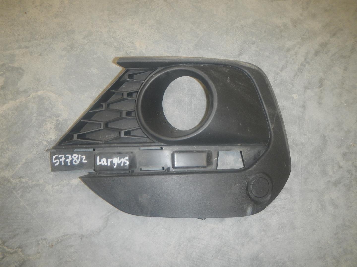 Решетка в бампер правая